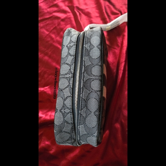 Coach Dempsey Boxy Cosmetic Bag in grey - Picture 4 of 6